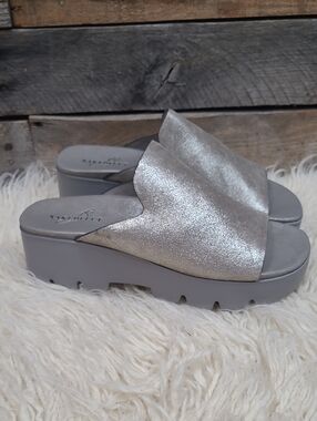 Naked Feet Drift Silver Platform Slide Sandal Sz 8